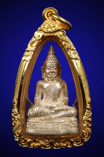 Saengfah神父的威望